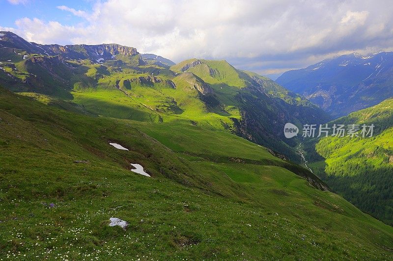 Hohe Tauern雪顶奥地利山脉-泰洛阿尔卑斯戏剧性的云景天空和景观和大格洛克纳山脉